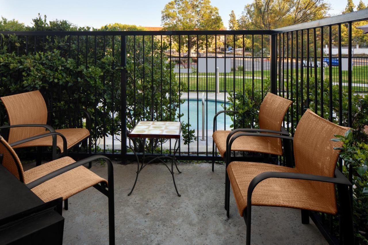 Courtyard By Marriott San Diego Rancho Bernardo Hotel Exterior photo