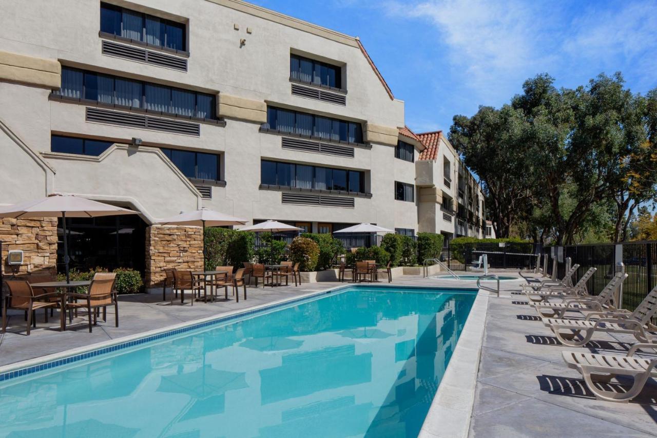 Courtyard By Marriott San Diego Rancho Bernardo Hotel Exterior photo