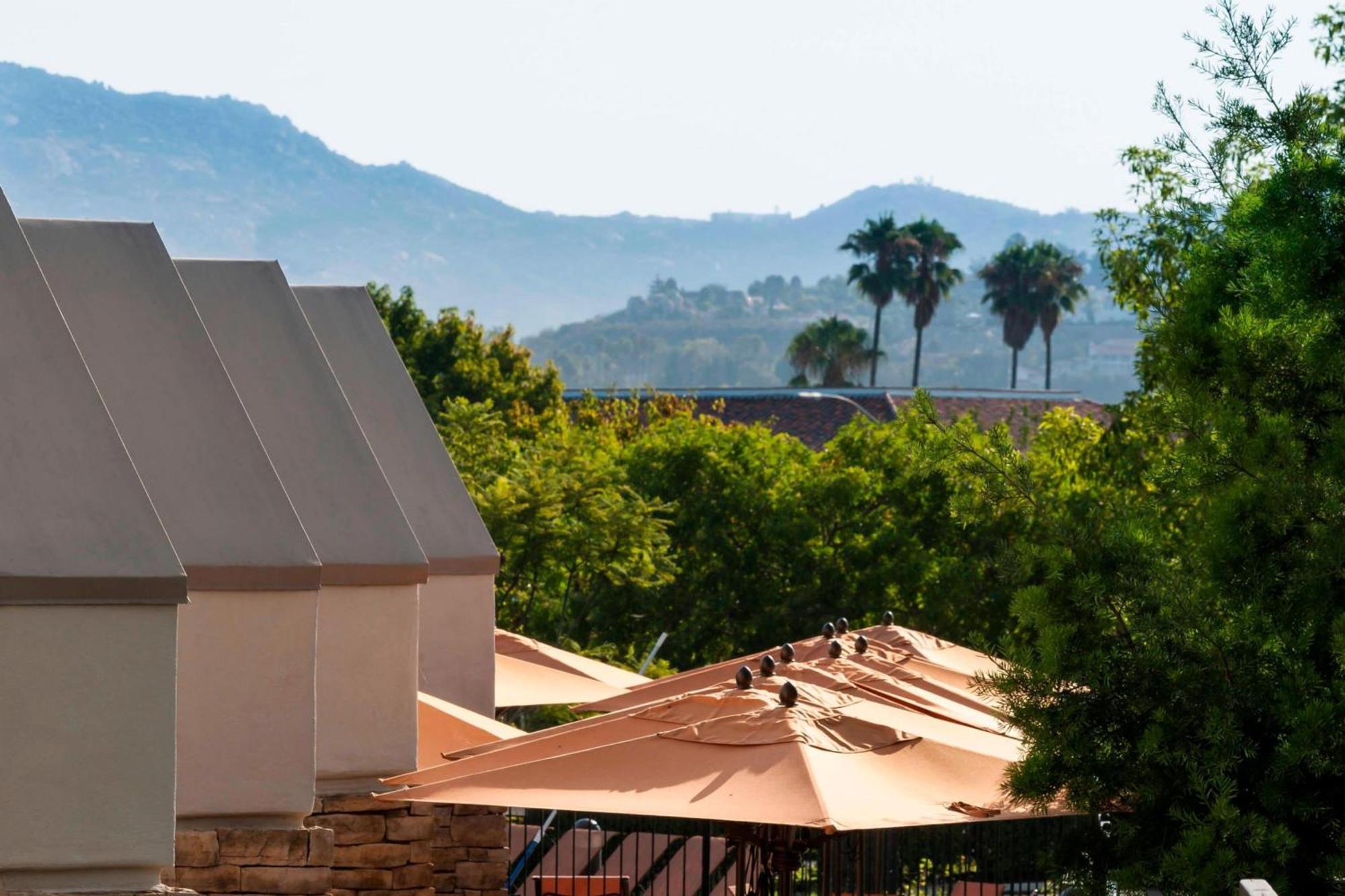 Courtyard By Marriott San Diego Rancho Bernardo Hotel Exterior photo